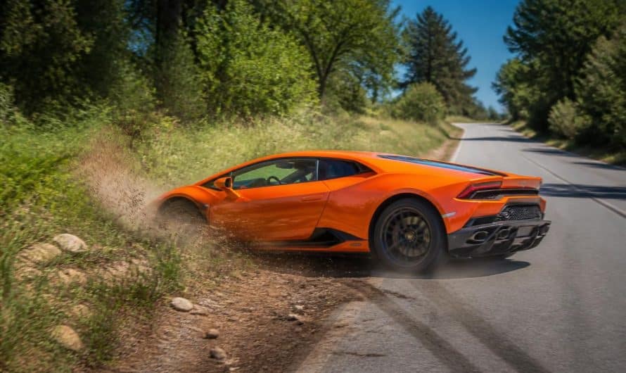 À plus de 200 km/h au volant d&rsquo;une Lamborghini : une vitesse folle qui se termine sur le bas-côté