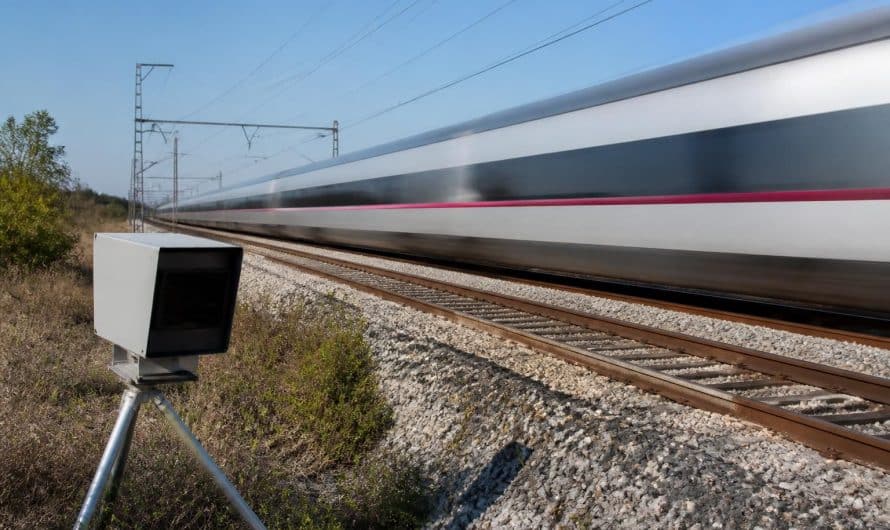Radar dévié sur le bas-côté : au lieu des voitures, ce dispositif surprend en capturant les trains à grande vitesse