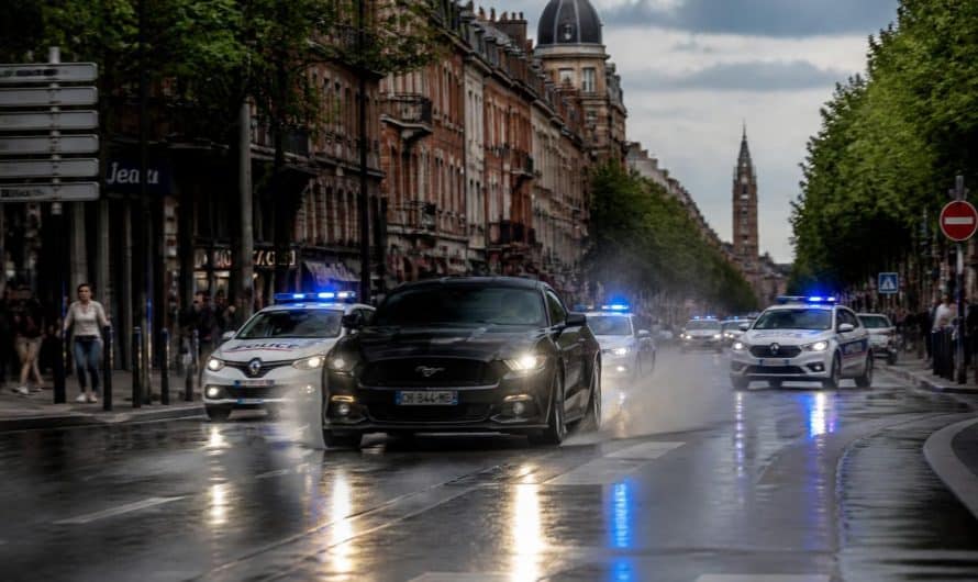 à lille, un vol de voiture provoque une course-poursuite spectaculaire de 80 km avec la police, mobilisant les forces de l'ordre pour arrêter le fugitif.