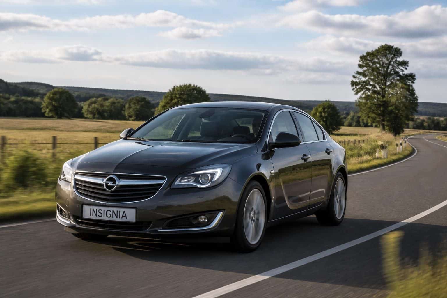 découvrez l'incroyable parcours de cette opel insignia ayant dépassé les 600 000 km, avec un conducteur déterminé à atteindre le million de kilomètres au compteur.
