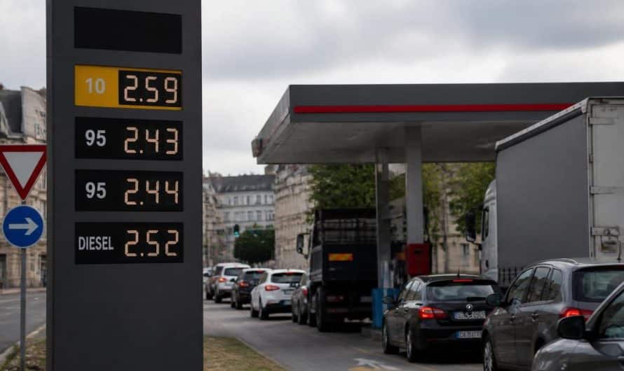 découvrez l'augmentation record du prix du diesel en france, qui dépasse désormais les 2,50 € le litre, impactant les consommateurs et les transports.