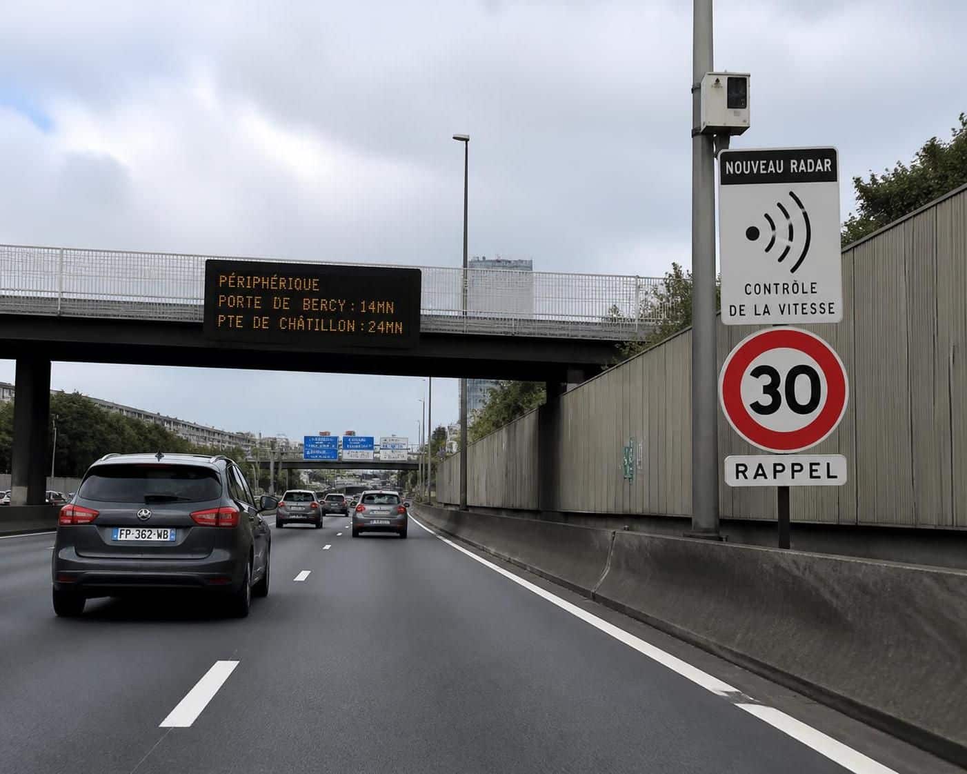 découvrez le nouveau radar à 30 km/h sur le périphérique parisien, une mesure choc qui met fin aux excès de vitesse jusqu'à 100 km/h et surprend les conducteurs.