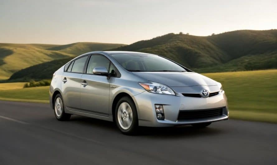 découvrez l'histoire d'une voiture révolutionnaire, conçue il y a 13 ans, capable de parcourir 100 km avec seulement 1 litre d'essence, annonçant l'ère des véhicules ultra-économes.