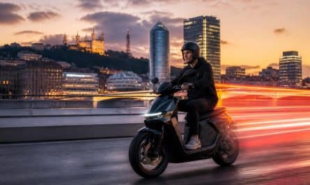 découvrez l'essor spectaculaire de la moto électrique sans permis dans la métropole de lyon, une révolution urbaine qui allie liberté, innovation et sensations fortes.
